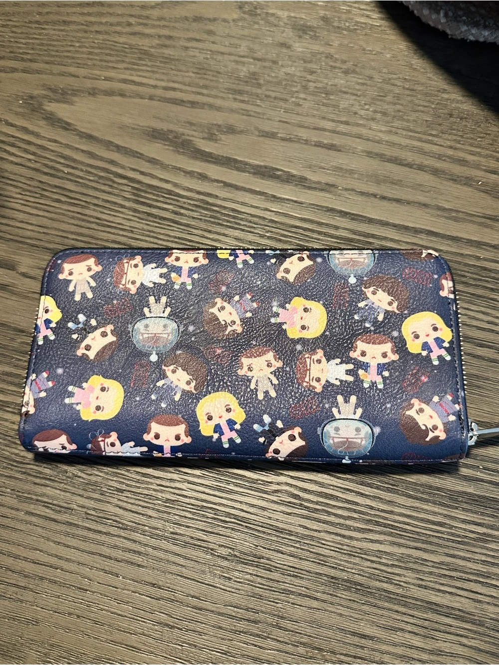 Stranger Things Wallet - Picture 2 of 10